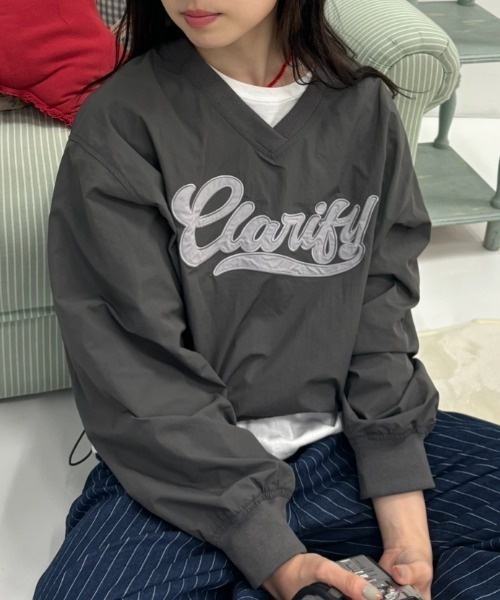 Birthday room(バースデイルーム)の「Vネックナイロンロゴ刺繍ドロストプルオーバー / v neck nylon logo stitch drawstring pullover(ブルゾン・レディース・バーガンディー/ブラック・FREE)」の3枚目の写真