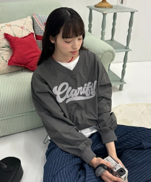 Birthday room(バースデイルーム)の「Vネックナイロンロゴ刺繍ドロストプルオーバー / v neck nylon logo stitch drawstring pullover(ブルゾン・レディース・バーガンディー/ブラック・FREE)」の5枚目の写真