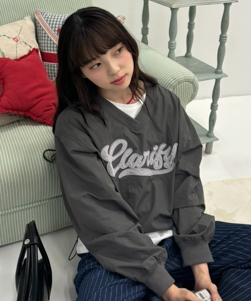 Birthday room(バースデイルーム)の「Vネックナイロンロゴ刺繍ドロストプルオーバー / v neck nylon logo stitch drawstring pullover(ブルゾン・レディース・バーガンディー/ブラック・FREE)」の6枚目の写真