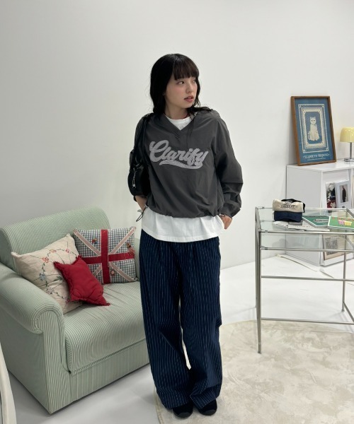 Birthday room(バースデイルーム)の「Vネックナイロンロゴ刺繍ドロストプルオーバー / v neck nylon logo stitch drawstring pullover(ブルゾン・レディース・バーガンディー/ブラック・FREE)」の8枚目の写真