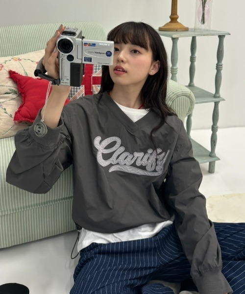 Birthday room(バースデイルーム)の「Vネックナイロンロゴ刺繍ドロストプルオーバー / v neck nylon logo stitch drawstring pullover(ブルゾン・レディース・バーガンディー/ブラック・FREE)」の16枚目の写真
