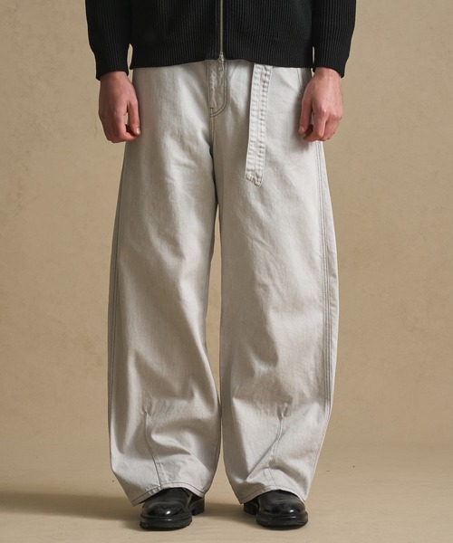 PUBLIC TOKYO(パブリックトウキョウ)の「SHIOTA BASIC ベルテッドデニムパンツ(デニムパンツ・メンズ・ダークインディゴブルー/ブラック/アイボリー/ライトグレー・1/3/2)」の16枚目の写真