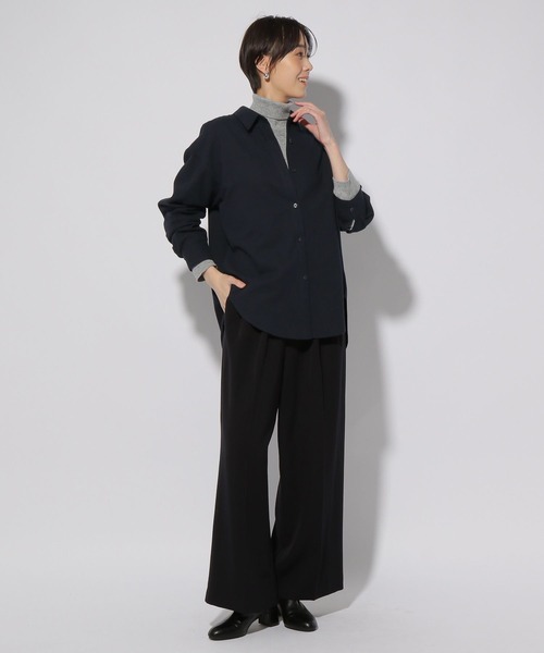 Elura(エルーラ)の「ミルドカルゼレギュラーシャツ/147934(シャツ/ブラウス・レディース・オフホワイト/グレー/ネイビー・FREE)」の4枚目の写真
