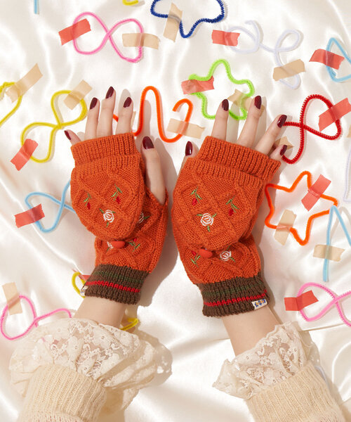 CIAOPANIC（チャオパニック）の「【Me＋Me/ミープラスミー】お花刺繍ミトン（手袋・レディース・オレンジ/ネイビー・ONE SIZE）」の11枚目の写真
