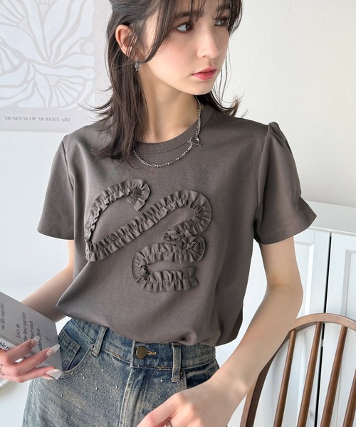 classicalelf(クラシカルエルフ)の「フリル刺繍でエレガントに。シルケット風フリル刺繍パフスリーブプルオーバー(半袖)(Tシャツ/カットソー・レディース・イエロー/ブラック/ホワイト/チャコール・X-LARGE/SMALL/MEDIUM/LARGE)」の5枚目の写真