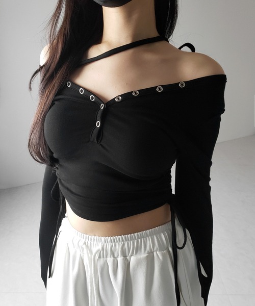 me+em select(ミームセレクト)の「【 2WAY / 裏起毛 】ナナメストラップスナップボタンシャーリングリボントップス / naname strap snap button shirring ribbon tops(Tシャツ/カットソー・レディース・ホワイト/ブラック・FREE)」の8枚目の写真