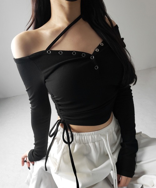 me+em select(ミームセレクト)の「【 2WAY / 裏起毛 】ナナメストラップスナップボタンシャーリングリボントップス / naname strap snap button shirring ribbon tops(Tシャツ/カットソー・レディース・ホワイト/ブラック・FREE)」の11枚目の写真