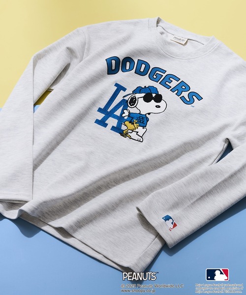 MLB(メジャーリーグベースボール)の「【MLB ×PEANUTS】オリジナルデザイン TCダンボール Tトレーナー ドジャース カブス ヤンキース ドロップショルダー ビッグシルエット ユニセックス(スウェット・メンズ・グレー系その他/ベージュ系その他/ホワイト系その他3/グレー系その他3/ベージュ系その他2/ブルー系その他2/ホワイト系その他・MEDIUM/LARGE/X-LARGE)」の6枚目の写真