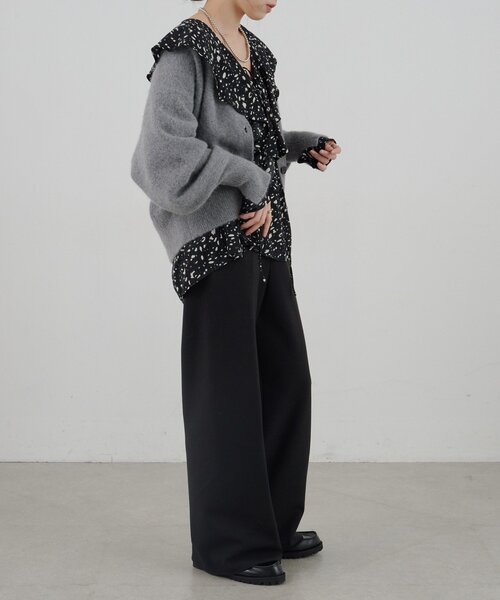 SHENERY(シーナリー)の「《新柄登場!》フリルカラーブラウス(シャツ/ブラウス・レディース・オフホワイト/ブルー/ブラック/ホワイト/ブラック系その他/ベージュ・FREE)」の22枚目の写真