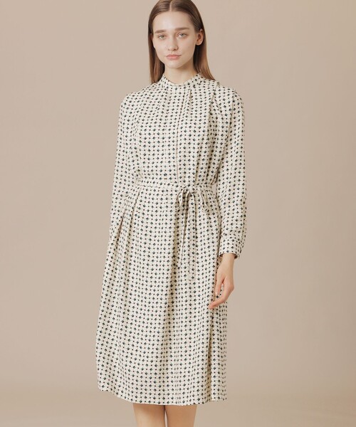 MACKINTOSH LONDON(マッキントッシュ ロンドン)の「ハミングバスケットプリントワンピース(ワンピース・レディース・ホワイト系その他/ライトブルー・40/38)」の2枚目の写真