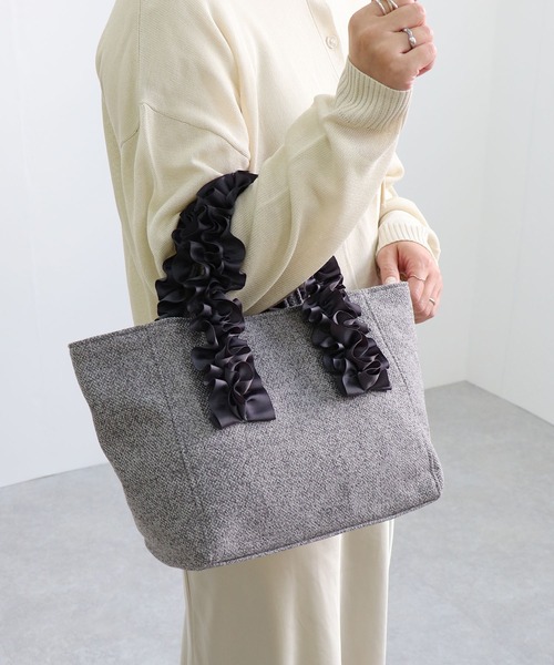 T・S・L（ティーエスエル）の「ハンドルフリルミニトートバッグ（トートバッグ・レディース・チャコールグレー/グレイッシュベージュ/ブルー・FREE）」の4枚目の写真