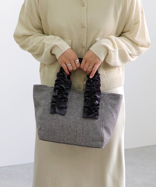 T・S・L（ティーエスエル）の「ハンドルフリルミニトートバッグ（トートバッグ・レディース・チャコールグレー/グレイッシュベージュ/ブルー・FREE）」の7枚目の写真