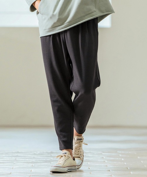 Magine(マージン)の「mp13238- Seersucker Two Tuck Design Tapered Pants ツータックパンツ(その他パンツ・メンズ・チャコール/キナリ/ブラック・44/46/48)」の20枚目の写真