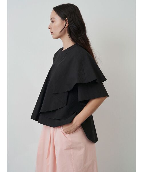 ELENDEEK（エレンディーク）の「ショルダーラッフルブラウス（シャツ/ブラウス・レディース・その他1/ブラック/オフホワイト・FREE）」の3枚目の写真