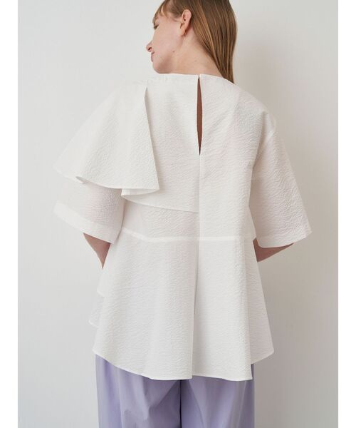 ELENDEEK（エレンディーク）の「ショルダーラッフルブラウス（シャツ/ブラウス・レディース・その他1/ブラック/オフホワイト・FREE）」の8枚目の写真