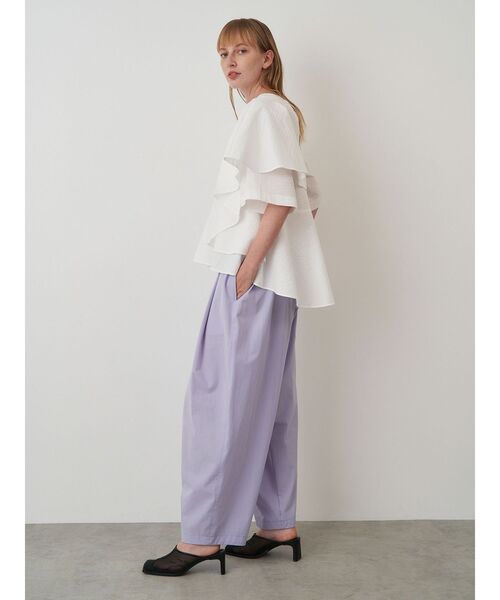 ELENDEEK（エレンディーク）の「ショルダーラッフルブラウス（シャツ/ブラウス・レディース・その他1/ブラック/オフホワイト・FREE）」の10枚目の写真