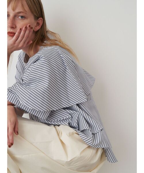 ELENDEEK（エレンディーク）の「ショルダーラッフルブラウス（シャツ/ブラウス・レディース・その他1/ブラック/オフホワイト・FREE）」の11枚目の写真
