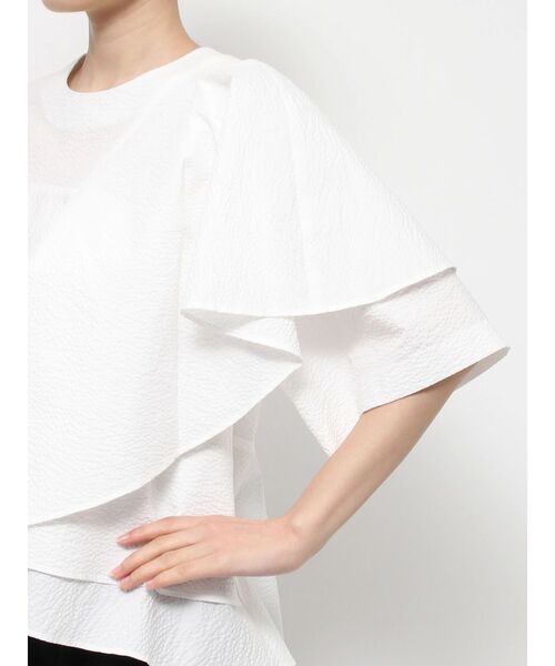 ELENDEEK（エレンディーク）の「ショルダーラッフルブラウス（シャツ/ブラウス・レディース・その他1/ブラック/オフホワイト・FREE）」の18枚目の写真