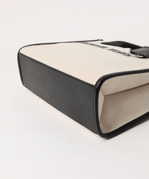 MICHAEL KORS（マイケルコース）の「MIRELLA キャンバス トート ミディアム（トートバッグ・レディース・ブラック・FREE）」の3枚目の写真