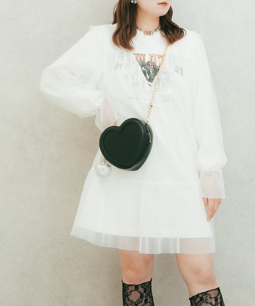 jouetie（ジュエティ）の「【jouetie / ジュエティ】 ハートチャーム付　ハートミニショルダーバッグ（ショルダーバッグ・レディース・ホワイト/ブラック/シルバー・FREE）」の3枚目の写真