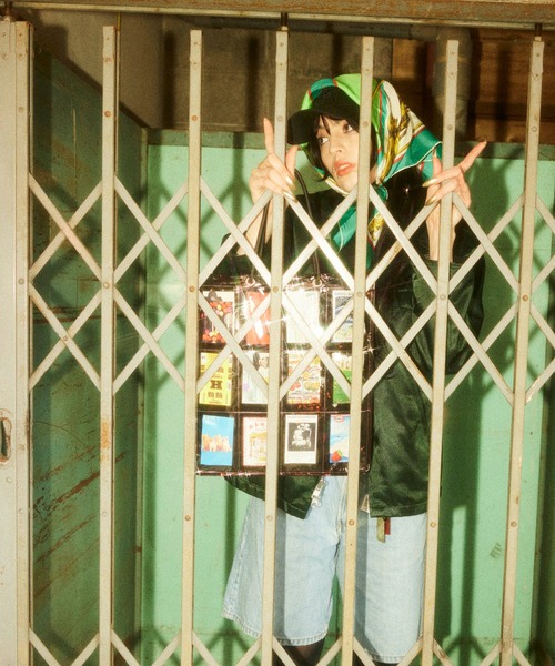 HEY!MrsROSE（ヘイミセスローズ）の「HEY! Mrs ROSE(ヘイ！ミセスローズ)Shield Motif Tote（トートバッグ・レディース・ブラウン/クリア/レッド/ブルー・FREE）」の19枚目の写真