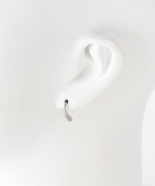 URBAN RESEARCH DOORS（アーバンリサーチドアーズ）の「ティアードロップピアス（ピアス（両耳用）・レディース・シルバー/ゴールド・ONE）」の6枚目の写真