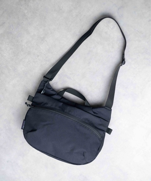 Gramicci(グラミチ)の「【GRAMICCI(グラミチ) 】CORDURA SHOULDER BAG(ショルダーバッグ・メンズ・オリーブ/ブラック・FREE)」の2枚目の写真