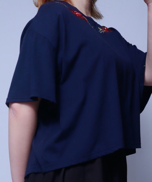 rovtski（ロフトスキー）の「Y-花刺繍カットソー（Tシャツ/カットソー・レディース・その他・FREE）」の4枚目の写真