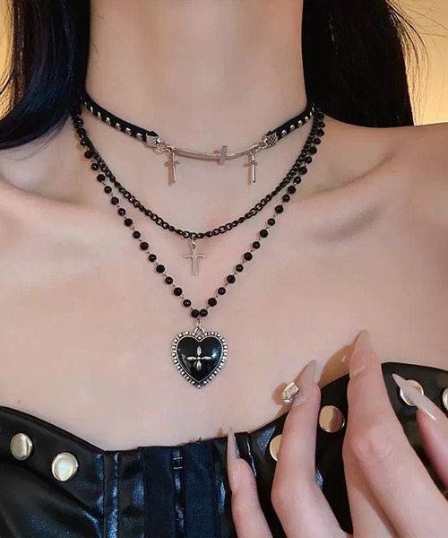 A‘gem 9（エージェムナイン）の「A'GEM/9 × .kom 『NANYING/ナンイング』ハートクロスレイヤードネックレス（ネックレス・レディース・ブラック・FREE）」の3枚目の写真