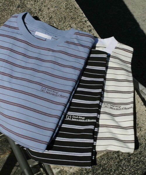 Firsthand（ファーストハンド）の「MA Firsthand/マ ファーストハンド BASICロゴ刺繍TEEボーダー / ワンポイントロゴ刺繍ボーダーTシャツ / 半袖 / リラックスシルエット（Tシャツ/カットソー・メンズ・ホワイト/ブラック/サックスブルー・S/M/L）」の3枚目の写真