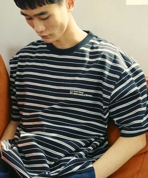 Firsthand（ファーストハンド）の「MA Firsthand/マ ファーストハンド BASICロゴ刺繍TEEボーダー / ワンポイントロゴ刺繍ボーダーTシャツ / 半袖 / リラックスシルエット（Tシャツ/カットソー・メンズ・ホワイト/ブラック/サックスブルー・S/M/L）」の8枚目の写真