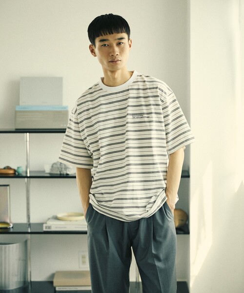 Firsthand（ファーストハンド）の「MA Firsthand/マ ファーストハンド BASICロゴ刺繍TEEボーダー / ワンポイントロゴ刺繍ボーダーTシャツ / 半袖 / リラックスシルエット（Tシャツ/カットソー・メンズ・ホワイト/ブラック/サックスブルー・S/M/L）」の11枚目の写真