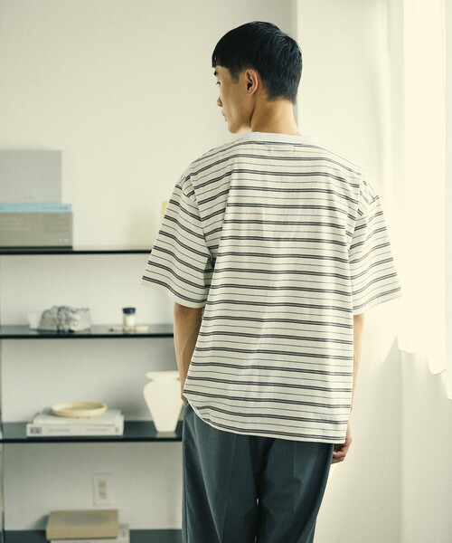 Firsthand（ファーストハンド）の「MA Firsthand/マ ファーストハンド BASICロゴ刺繍TEEボーダー / ワンポイントロゴ刺繍ボーダーTシャツ / 半袖 / リラックスシルエット（Tシャツ/カットソー・メンズ・ホワイト/ブラック/サックスブルー・S/M/L）」の16枚目の写真