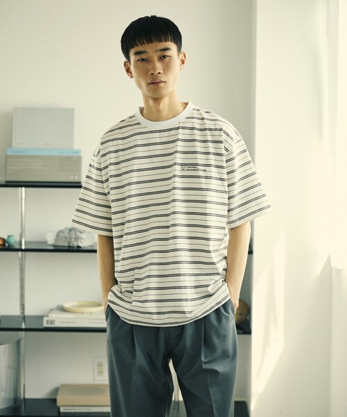 Firsthand（ファーストハンド）の「MA Firsthand/マ ファーストハンド BASICロゴ刺繍TEEボーダー / ワンポイントロゴ刺繍ボーダーTシャツ / 半袖 / リラックスシルエット（Tシャツ/カットソー・メンズ・ホワイト/ブラック/サックスブルー・S/M/L）」の18枚目の写真