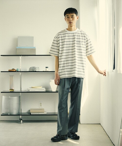 Firsthand（ファーストハンド）の「MA Firsthand/マ ファーストハンド BASICロゴ刺繍TEEボーダー / ワンポイントロゴ刺繍ボーダーTシャツ / 半袖 / リラックスシルエット（Tシャツ/カットソー・メンズ・ホワイト/ブラック/サックスブルー・S/M/L）」の5枚目の写真