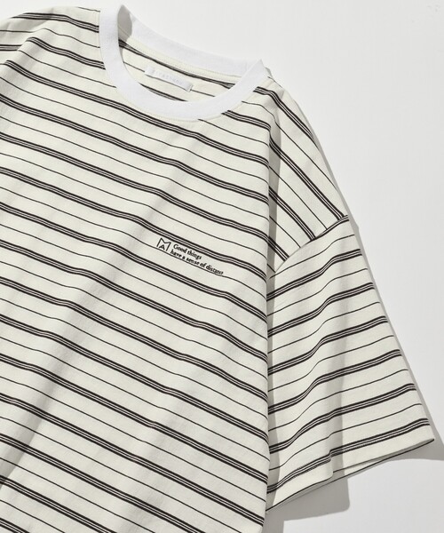 Firsthand（ファーストハンド）の「MA Firsthand/マ ファーストハンド BASICロゴ刺繍TEEボーダー / ワンポイントロゴ刺繍ボーダーTシャツ / 半袖 / リラックスシルエット（Tシャツ/カットソー・メンズ・ホワイト/ブラック/サックスブルー・S/M/L）」の4枚目の写真