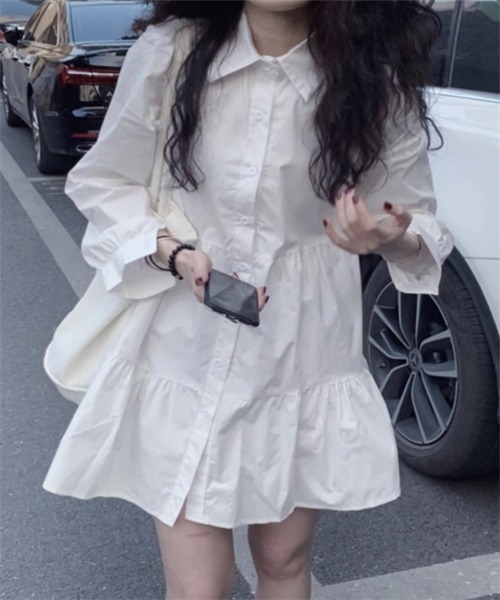 FREE STYLISTS（フリー スタイリスト）の「ミニ丈ティアードシャツワンピース（シャツワンピース・レディース・ホワイト/ブラック・S/M/L/XL/2XL）」の5枚目の写真