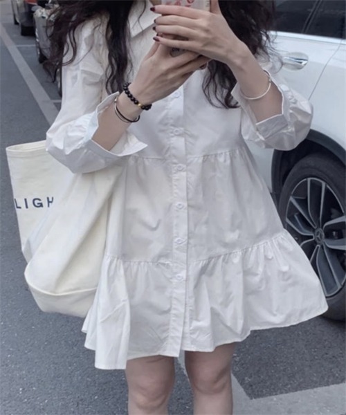 FREE STYLISTS（フリー スタイリスト）の「ミニ丈ティアードシャツワンピース（シャツワンピース・レディース・ホワイト/ブラック・S/M/L/XL/2XL）」の8枚目の写真