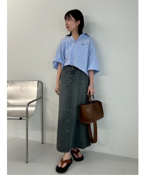 Mila Owen(ミラオーウェン)の「クロップドハーフスリーブシャツ(シャツ/ブラウス・レディース・ブルー/ホワイト/レッド・0/1)」の5枚目の写真