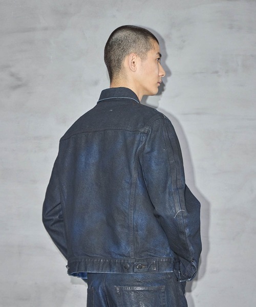 NVRFRGT（ネヴァーフォーゲット）の「別注 COATING 3D TRUCKER JACKET（デニムジャケット・メンズ・ブラック・1/2/3）」の7枚目の写真