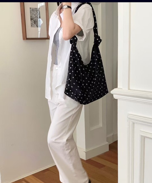 Chiina（チーナ）の「Chiina / ドットショルダーバッグ（ショルダーバッグ・レディース・ホワイト/ブラック・FREE）」の5枚目の写真