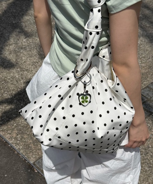 Chiina（チーナ）の「Chiina / ドットショルダーバッグ（ショルダーバッグ・レディース・ホワイト/ブラック・FREE）」の13枚目の写真