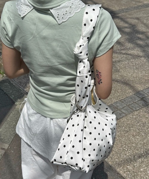 Chiina（チーナ）の「Chiina / ドットショルダーバッグ（ショルダーバッグ・レディース・ホワイト/ブラック・FREE）」の19枚目の写真