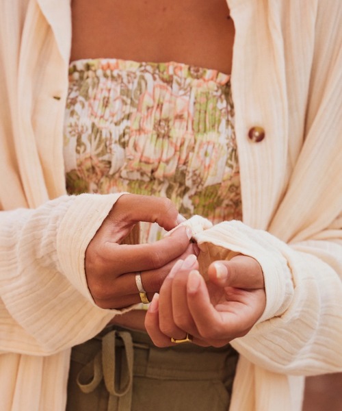 ROXY(ロキシー)の「MORNING TIME /ロキシーオーバーサイズコットンシャツ(シャツ/ブラウス・レディース・ホワイト・X-SMALL/SMALL)」の8枚目の写真