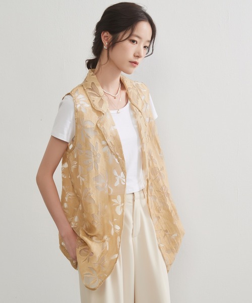 On One's Own(オンワンズオン)の「On One's Own 花柄オパール加工 軽やかシアーベスト(ベスト・レディース・グレー/イエロー・L/M)」の16枚目の写真