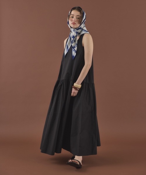 MIRROR STOKE（ミラーストーク）の「【ZOZO限定】SLEEVELESS TIERED ONEPIECE/スリーブレスティアードワンピース（ワンピース・レディース・ブラック/ブラウン・MEDIUM）」の5枚目の写真