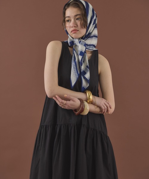 MIRROR STOKE（ミラーストーク）の「【ZOZO限定】SLEEVELESS TIERED ONEPIECE/スリーブレスティアードワンピース（ワンピース・レディース・ブラック/ブラウン・MEDIUM）」の8枚目の写真