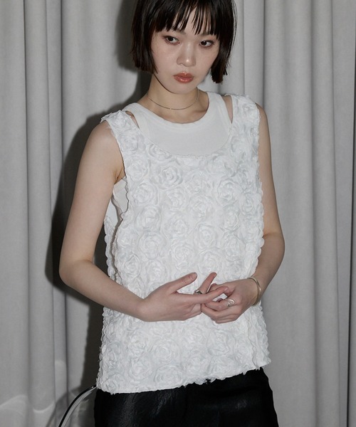 leimn(レイムン)の「【フラワーモチーフベスト】(ベスト・レディース・ホワイト/ブラック・FREE)」の3枚目の写真