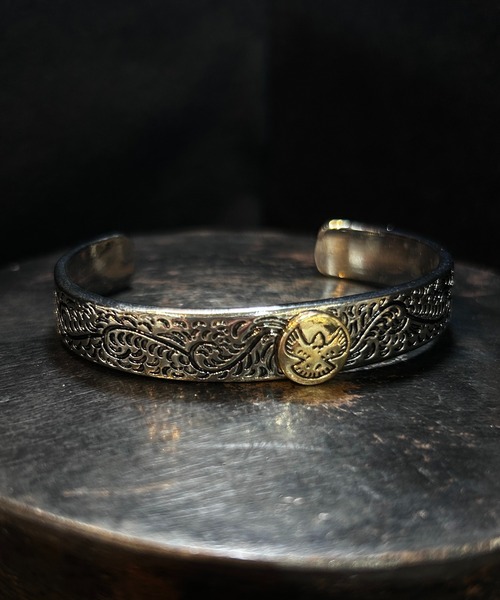 2kids.mama☆美品　唐草　バングル 2kids.mama☆美品 唐草 バングル 唐草彫り平打ちブレス M 【取扱：原宿