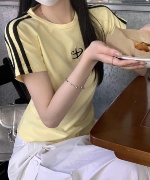 Vipoa(ヴィポア)の「刺繍デザインスリムTEE(Tシャツ/カットソー・レディース・イエロー/グレー/ブラック・FREE)」の11枚目の写真